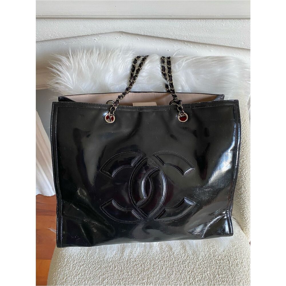 CHANEL Black Patent Leather Bon Bon Tote with Signature CC Emblem. Authentic.